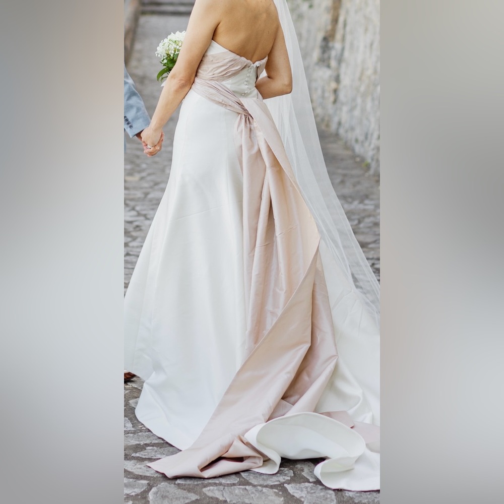Carolina Herrera Wedding Gown - Picture 3 of 3